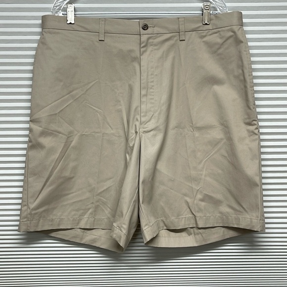 Haggar NWT Khaki Expandable Waistband Cotton Twill Shorts Size 38 - Picture 1 of 6